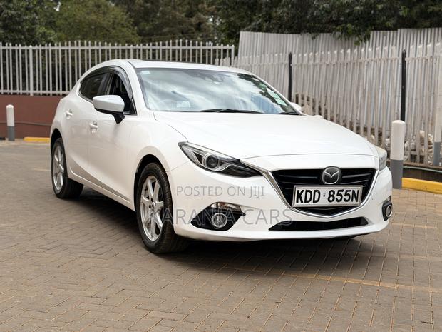Mazda Axela SV Premium 2014 White