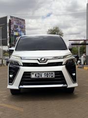 Toyota Voxy 2018 White for sale