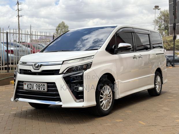 Toyota Voxy 2018 White