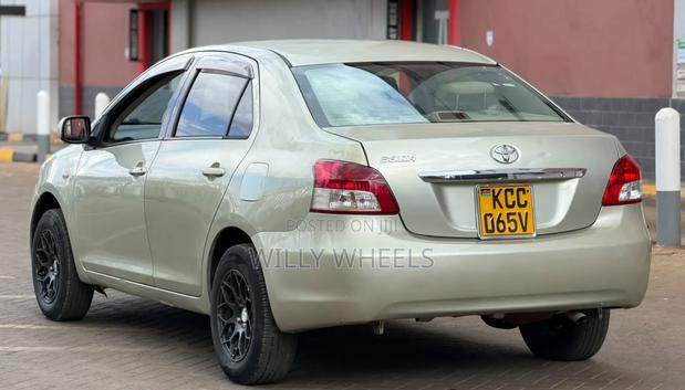 Toyota Belta 2008 Brown