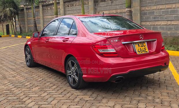 Mercedes-Benz C180 2014 Red