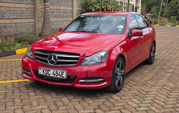 Mercedes-Benz C180 2014 Red
