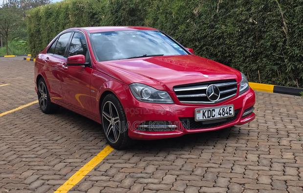 Mercedes-Benz C180 2014 Red
