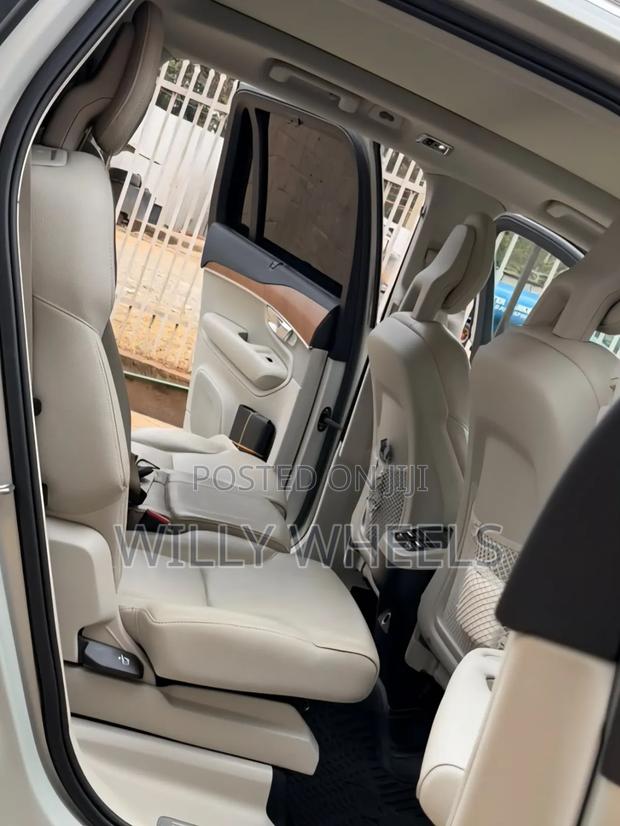 Volvo XC90 2020 Brown