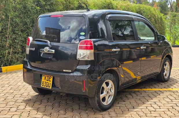 Toyota Spade 2014 Black