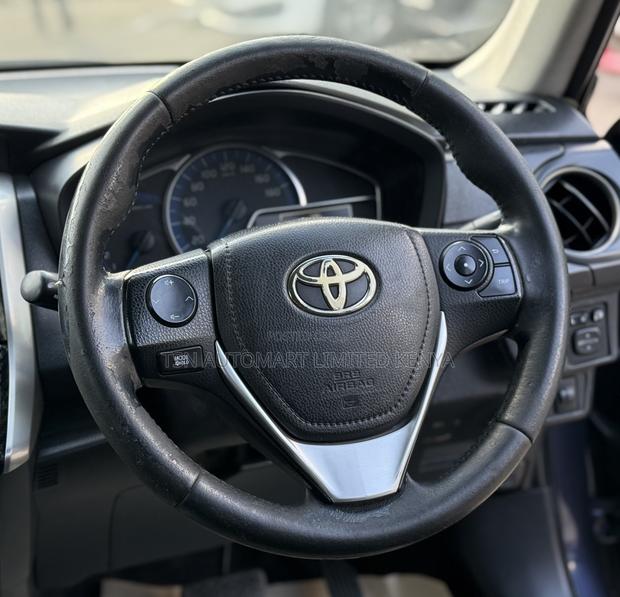 Toyota Corolla Fielder 1.5 Hybrid FWD 2014 Purple