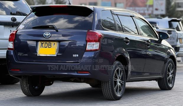Toyota Corolla Fielder 1.5 Hybrid FWD 2014 Purple
