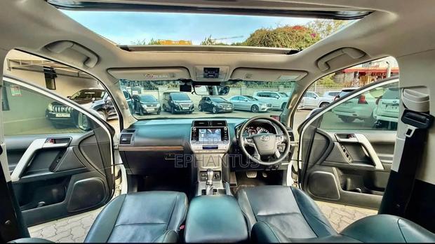 Toyota Land Cruiser Prado 2.8 2018 White
