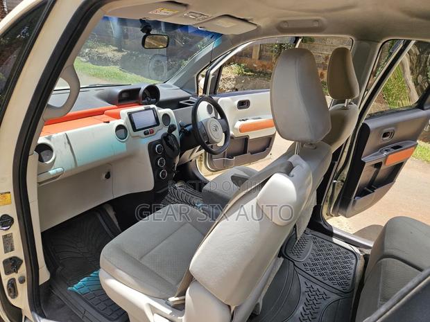 Toyota Porte 1.5 FWD 2014 Beige