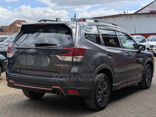 Subaru Forester Premium AWD 2019 Gray