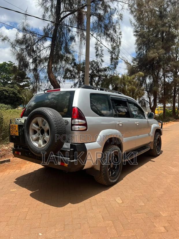 Toyota Land Cruiser Prado 2005 Silver