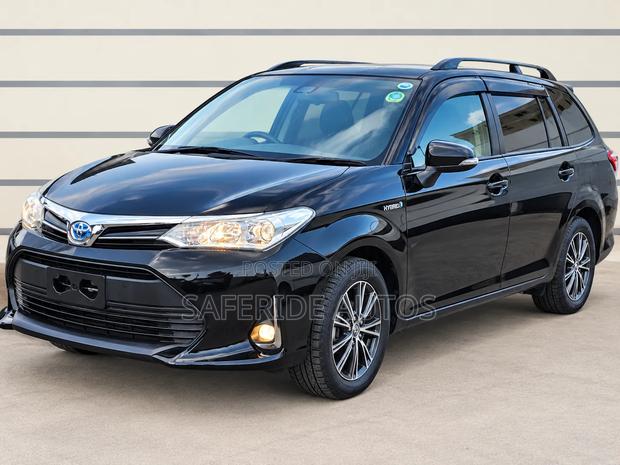 Toyota Corolla Fielder 1.5 Hybrid FWD 2019 Black