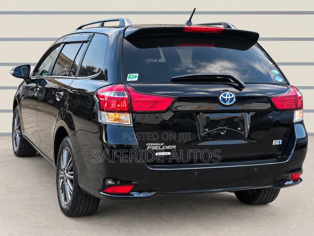 Toyota Corolla Fielder 1.5 Hybrid FWD 2019 Black