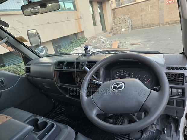 Mazda B-series 2015 White
