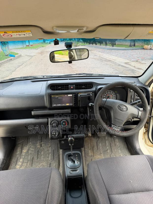 Toyota Probox 1.5 F 2WD 2017 Pearl