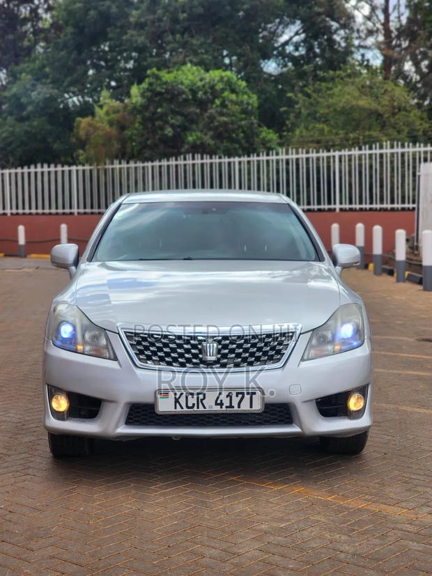 Toyota Crown 2011 Silver