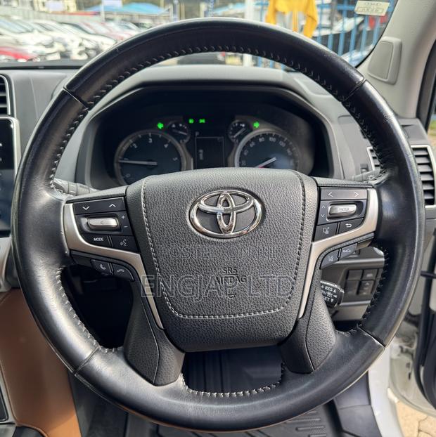 Toyota Land Cruiser Prado 2.8 2022 Pearl