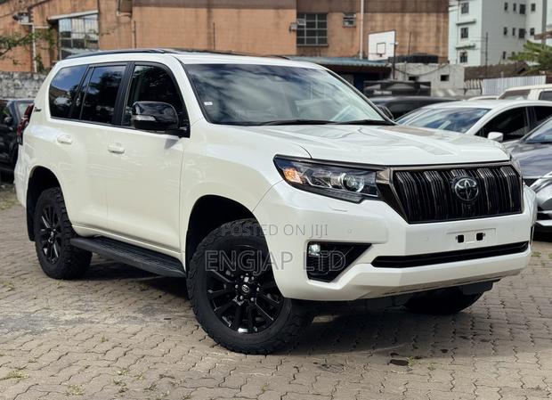 Toyota Land Cruiser Prado 2.8 2022 Pearl