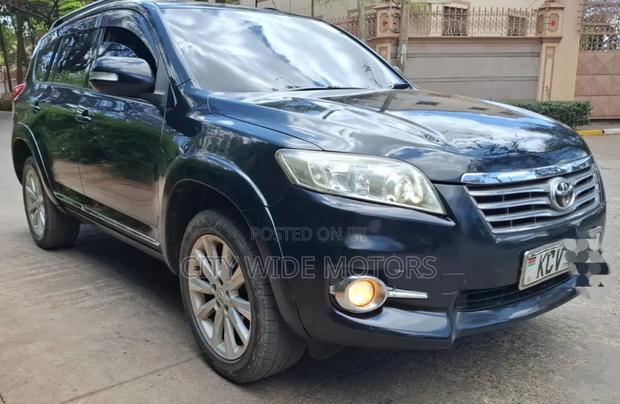 Toyota Vanguard 2012 Black