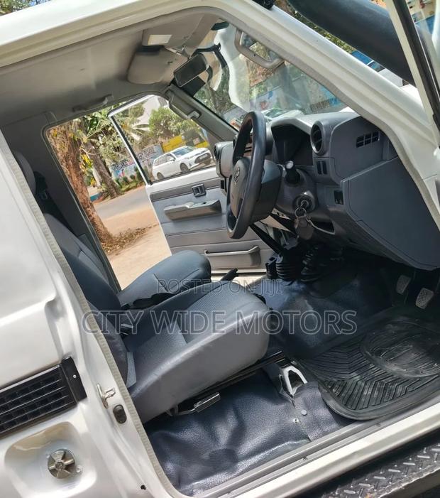 Toyota Land Cruiser 2022 White
