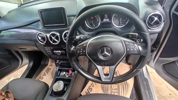 Mercedes-Benz B-Class B180 Petrol 2014 Silver