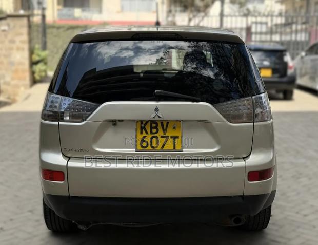 Mitsubishi Outlander 2.4 LS 4WD 2006 Gold