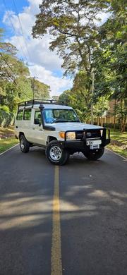 Toyota Land Cruiser 2010 White for sale