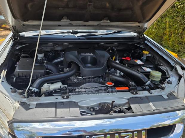 Isuzu MU-X 3.0 Ddi VGS 2021 Silver