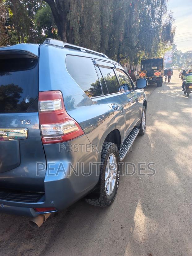 Toyota Land Cruiser Prado 4.0 Petrol TZ-G 2010 Blue