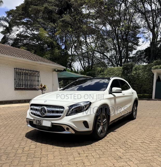 Mercedes-Benz GLA 250 2016 White