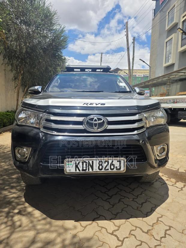 Toyota Hilux 2016 Black