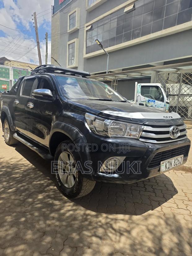 Toyota Hilux 2016 Black