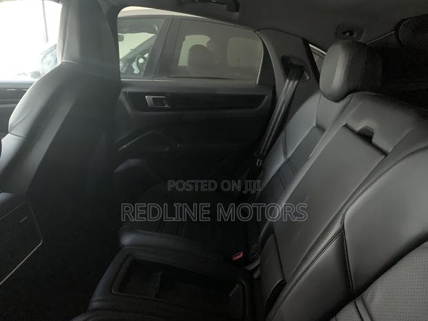 Porsche Cayenne S AWD 2019 Pearl