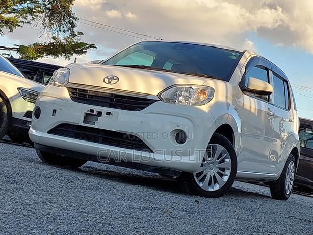 Toyota Passo 2019 White