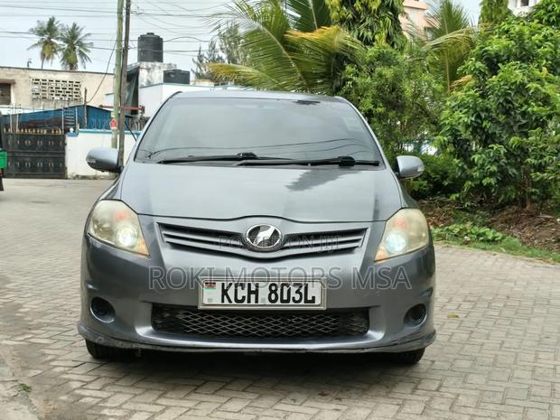 Toyota Auris 2010 Gray