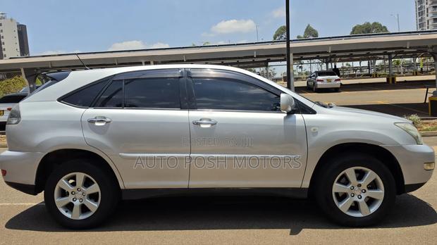 Toyota Harrier 2010