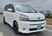 Toyota Voxy 2010 White for sale