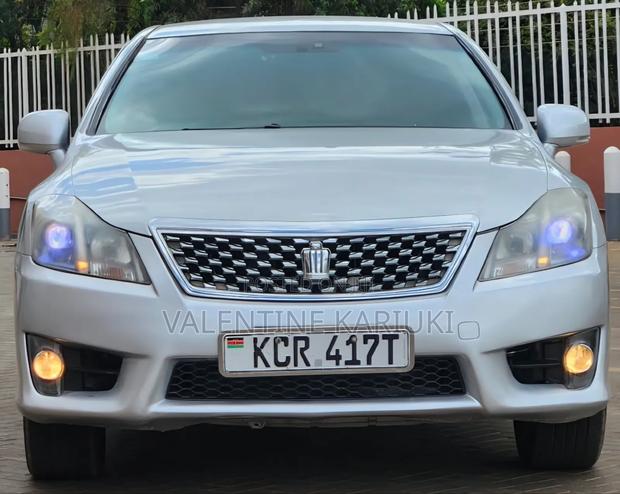 Toyota Crown 2011 Silver
