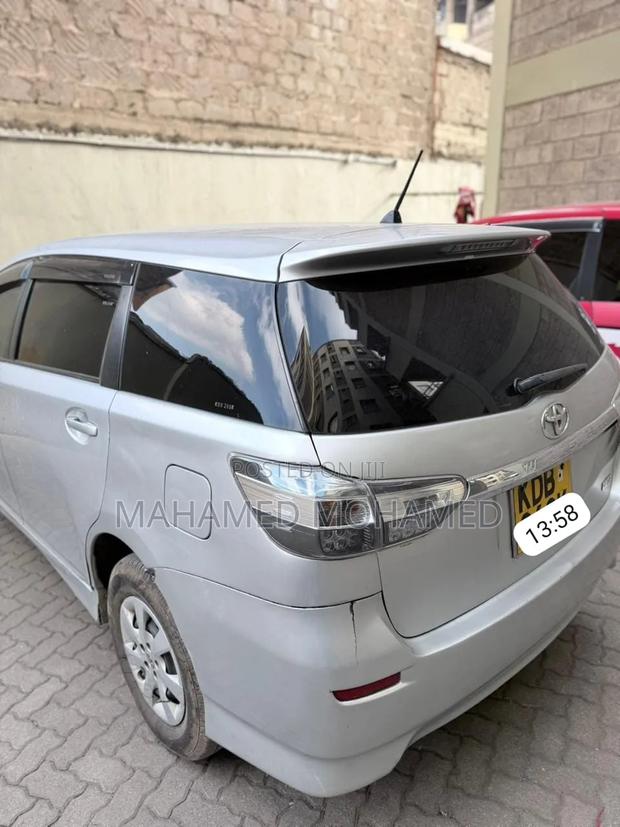 Toyota Wish 2013 Silver