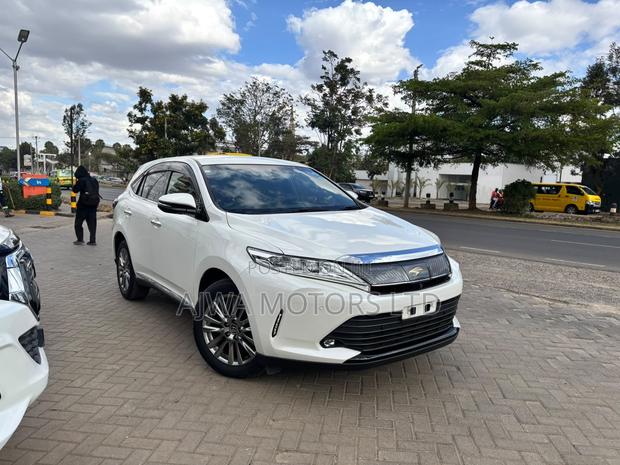 Toyota Harrier 2.0 2019 White