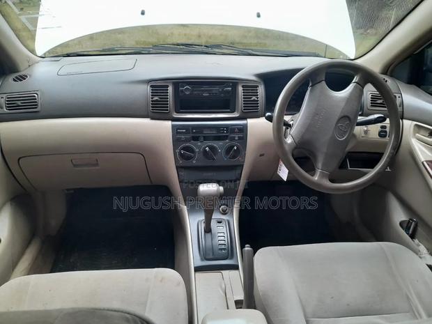 Toyota Corolla 2002 White