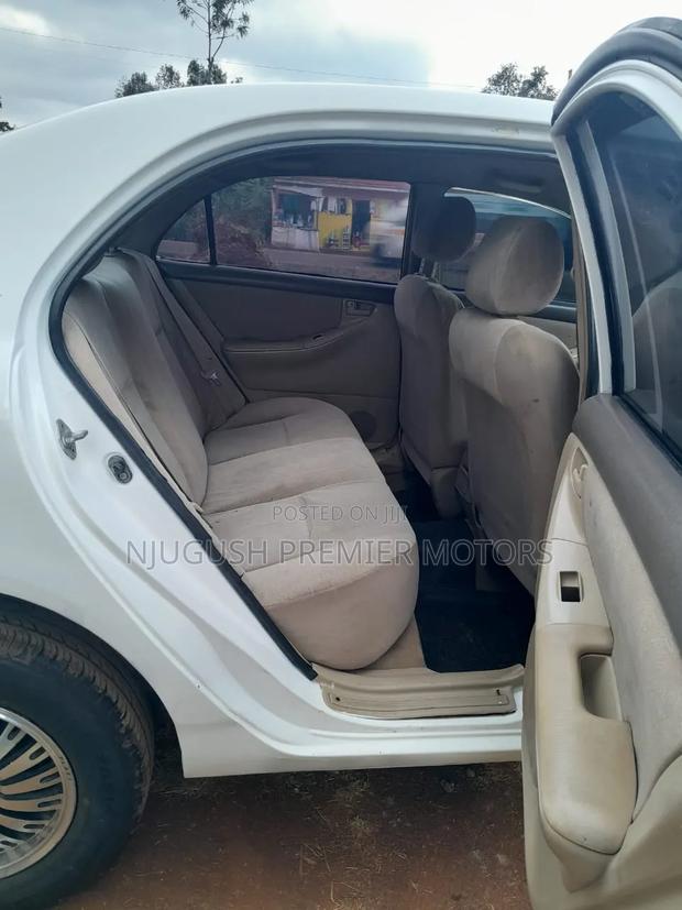 Toyota Corolla 2002 White