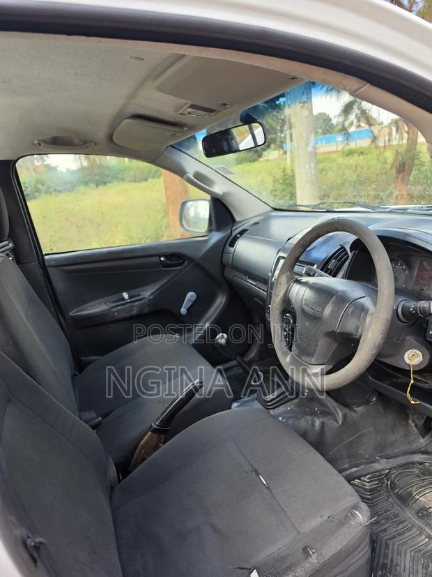 Isuzu D-MAX 2019 White