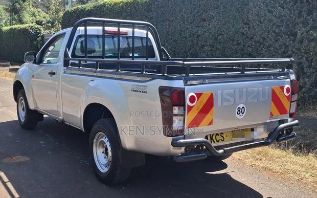 Isuzu D-MAX 2018 Silver