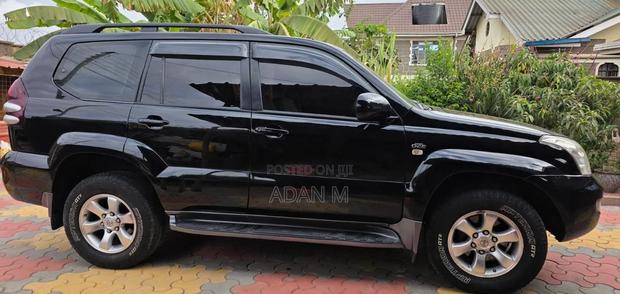 Toyota Land Cruiser Prado 2006 Black