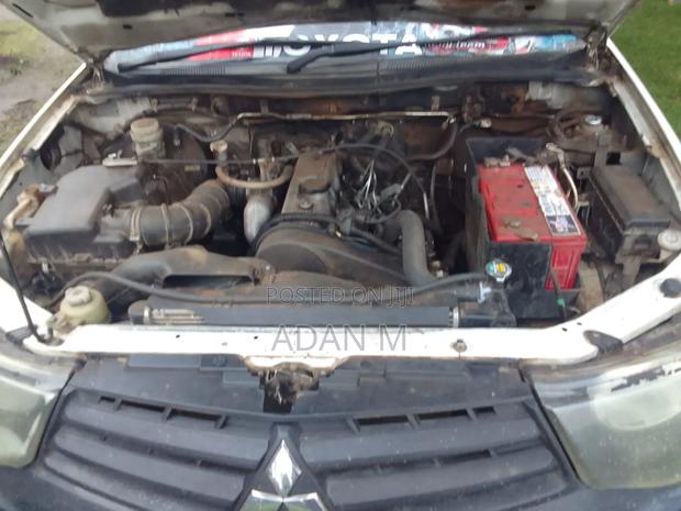 Mitsubishi L200 2009 White