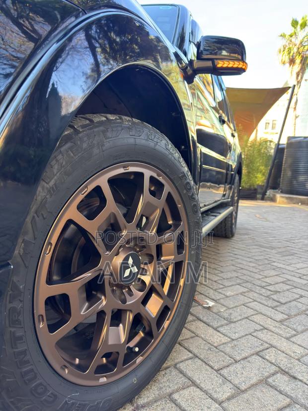 Mitsubishi Pajero 2019 Black