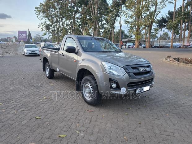 Isuzu D-MAX 2023 Brown