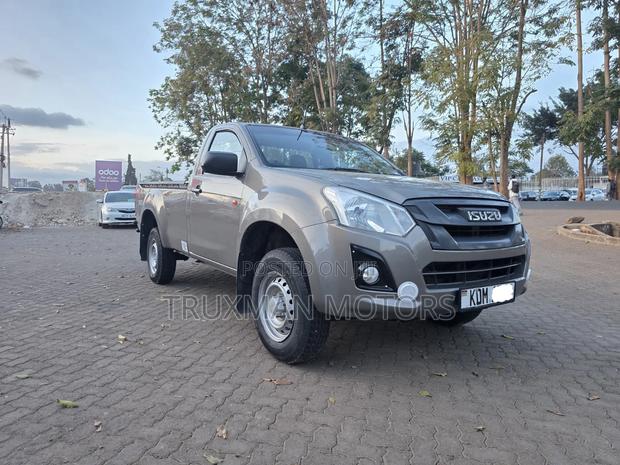Isuzu D-MAX 2023 Brown