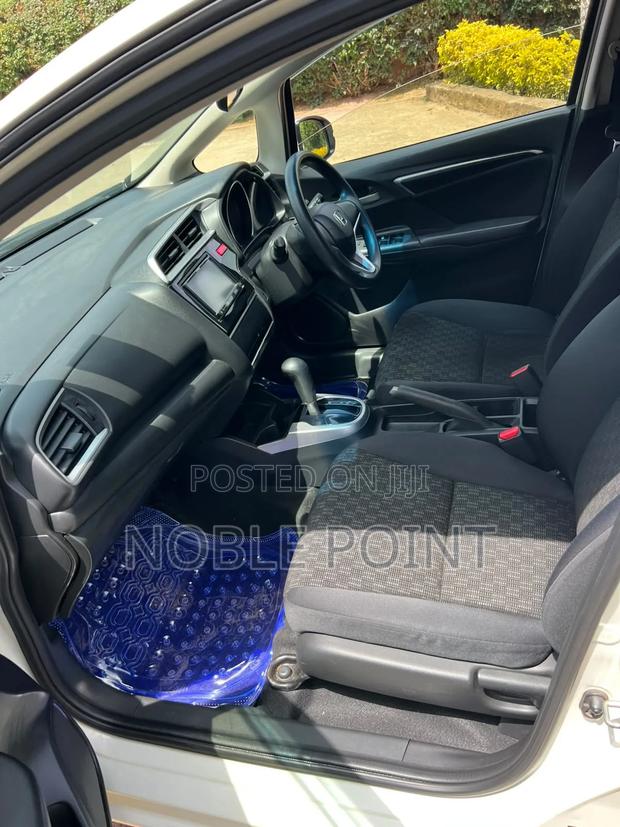 Honda Fit 2017 Pearl